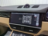 Porsche Cayenne 3.0 Cayenne V6 Auto 4WD 5dr 93