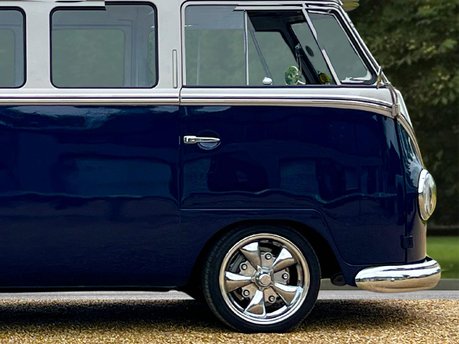Volkswagen Campervan Split-Screen 13