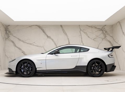 Aston Martin Vantage GT8 2