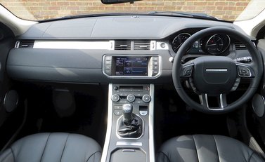 Land Rover Range Rover Evoque 2.2 SD4 Pure Coupe 6