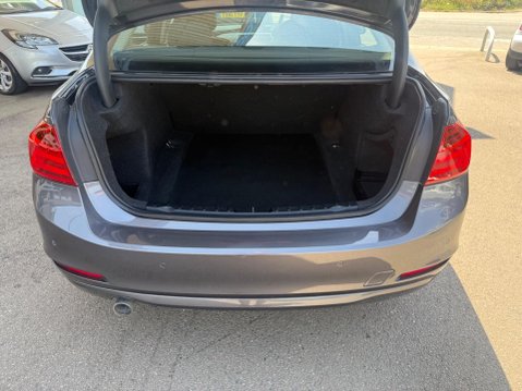 BMW 3 Series 2.0 320d ED EfficientDynamics Auto Euro 5 (s/s) 4dr 31