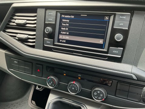 Volkswagen Transporter 2.0 TDI T28 Startline Business FWD SWB Euro 6 25