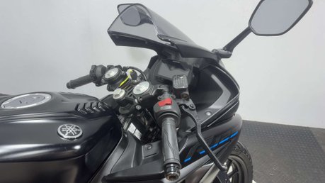 Yamaha R125 YZF 2023 ONLY 4K 1 OWNER NEW MOT SERVICED SPORTS BIKE 125CC 37