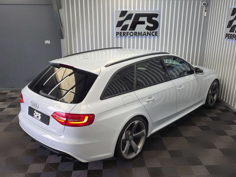 Audi RS4 4.2 FSI V8 Estate 5dr Petrol S Tronic quattro Euro 5 (450 ps) 48