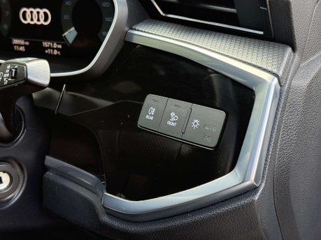 Audi Q3 1.5 TFSI CoD 35 Black Edition Sportback 5dr Petrol Manual Euro 6 (s/s) (150 25