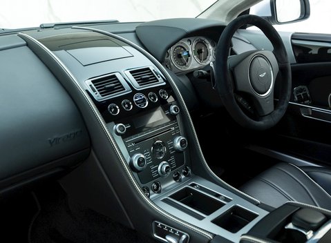 Aston Martin Virage 14