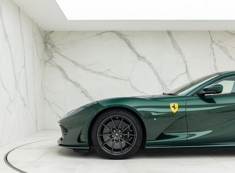 Ferrari 812 Superfast 36