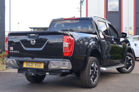 Nissan Navara 2.3 dCi Tekna Pickup Double Cab 4dr Diesel Auto 4WD Euro 6 (190 ps) 10
