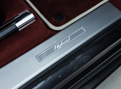 Bentley Bentayga Hybrid First Edition 25