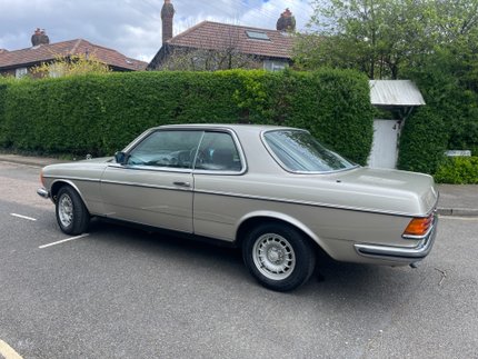 Mercedes-Benz W123 280CE 9