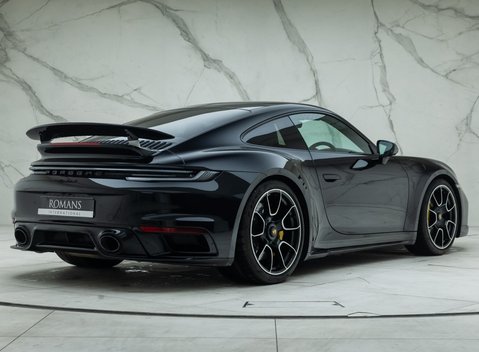 Porsche 911 Turbo S (992) 3