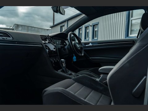 Volkswagen Golf 2.0 Golf R TSi Semi-Auto 4WD 3dr 9
