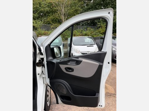 Renault Trafic 1.6 dCi ENERGY 27 Business Panel Van 5dr Diesel Manual SWB Standard Roof Eu 25