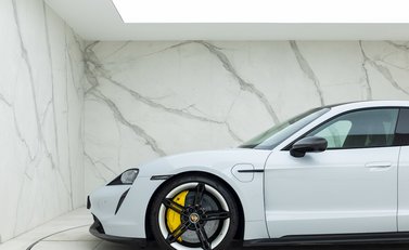 Porsche Taycan Turbo S 30