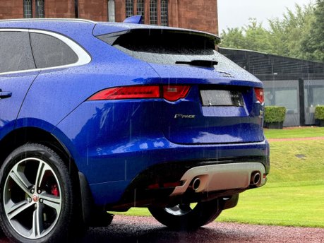 Jaguar F-Pace I V6 S AWD 32