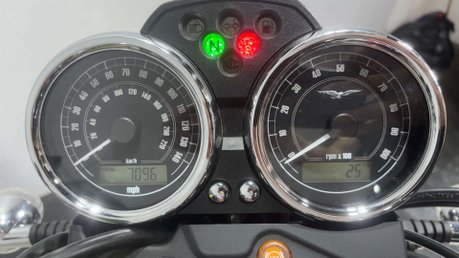 Moto Guzzi V7 ABS SPECIAL 2015 ONLY 7K MOT EXCELLENT CONDITION RETRO 744CC 30