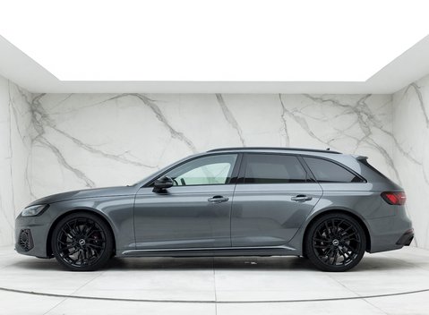 Audi RS4 Avant Carbon Black 2