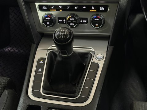 Volkswagen Passat SE BUSINESS TDI BLUEMOTION TECHNOLOGY 16