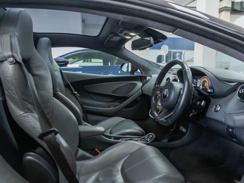 McLaren 570 3.8T V8 Coupe 2dr Petrol SSG Euro 6 (s/s) (570 ps) 53