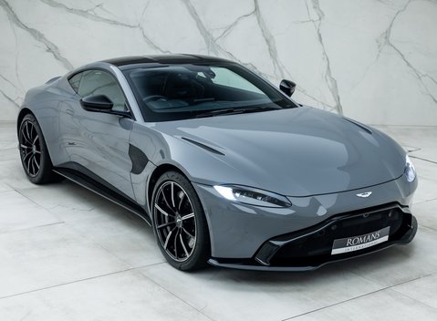 Aston Martin Vantage 8