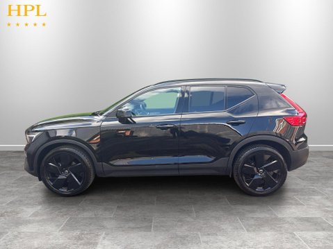 Volvo XC40 2.0 B4 MHEV Plus Black Edition SUV 5dr Petrol Hybrid DCT Auto Euro 6 (s/s) 4