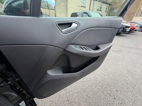 Renault Clio ICONIC TCE BOSE 13