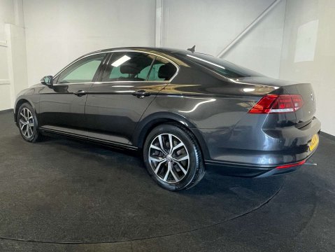 Volkswagen Passat 1.6 Passat SEL TDI Semi-Auto 4dr 3