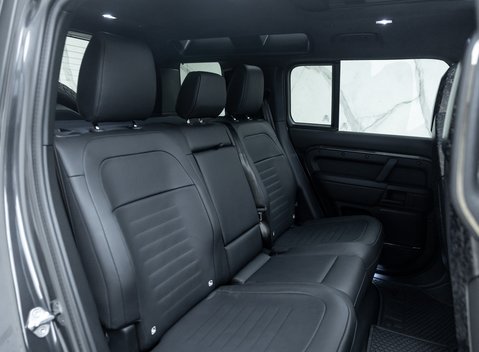 Land Rover Defender OCTA EDITION ONE 28