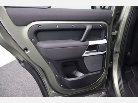 Land Rover Defender 3.0 Defender First Edition D MHEV Auto 4WD 5dr 61