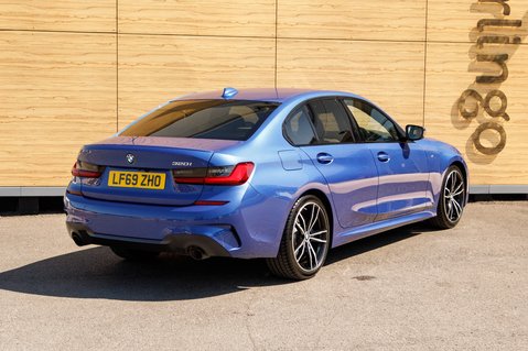 BMW 3 Series 320I M SPORT 2