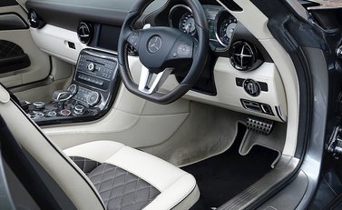 Mercedes-Benz SLS AMG GT Roadster 19