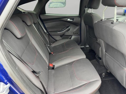 Ford Focus 1.0T EcoBoost ST-Line Euro 6 (s/s) 5dr 31