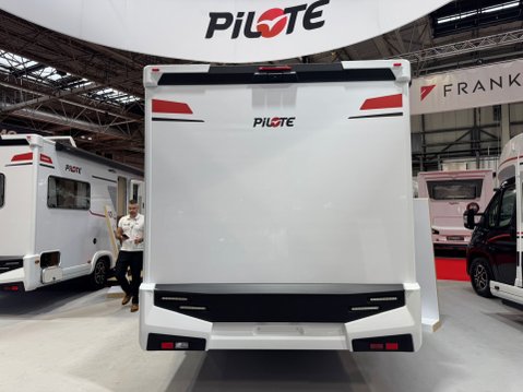 Pilote P740FGJ Evidence 2026 MODEL SHOW VAN 4