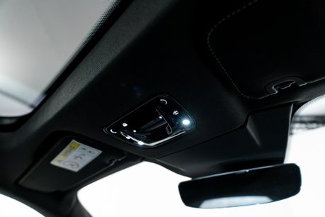 Ferrari 12Cilindri COUPE. HISTORIC PAINTWORK. PASSENGER DISPLAY. LIFT. PANO ROOF. CARBON INT. 64