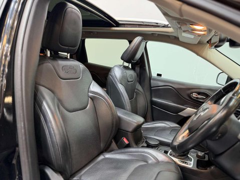 Jeep Cherokee 2.2 MultiJetII Overland SUV 5dr Diesel Auto 4WD Euro 6 (s/s) (200 ps) 6