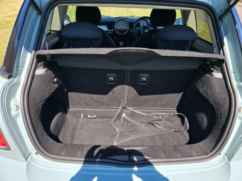 Mini Hatch 1.6 Cooper Steptronic Euro 5 3dr 31