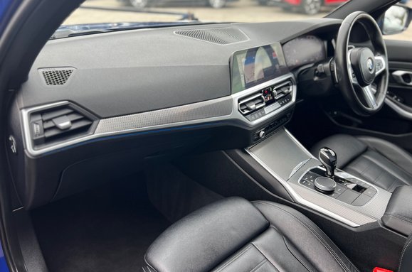 BMW 3 Series 330E M SPORT 31