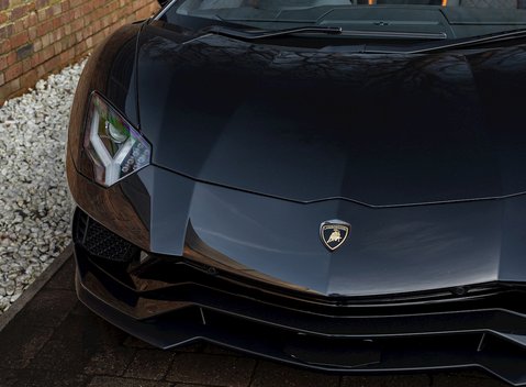 Lamborghini Aventador S LP740-4 Roadster 25