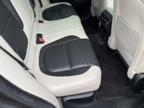 Jaguar F-Pace 3.0 F-PACE S AWD D Auto 4WD 5dr 69