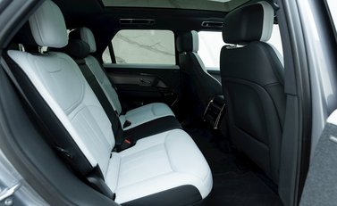 Land Rover Range Rover Sport D300 Dynamic SE 13