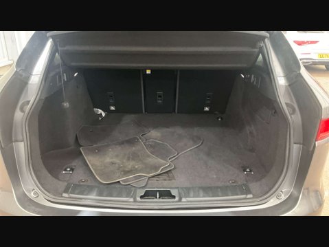 Jaguar F-Pace 3.0 F-PACE V6 S AWD D Auto 4WD 5dr 9
