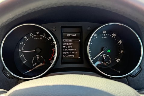 Skoda Yeti Outdoor SE L DRIVE TDI 4X4 DSG -2 OWNERS -FULL SKODA S/HISTORY -ROUGH ROAD PACK 38