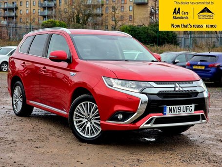 2019 2019 (19) Mitsubishi Outlander 2.4h TwinMotor 13.8kWh Juro SUV 5dr Petrol Plug-in Hybrid CVT 4WD Euro 6 (s photo