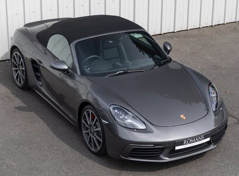 Porsche 718 Boxster S 9