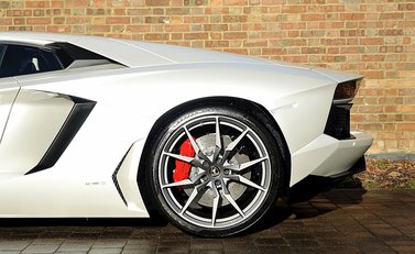 Lamborghini Aventador LP 700-4 10