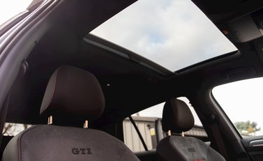 Volkswagen Golf GTI TCR 17