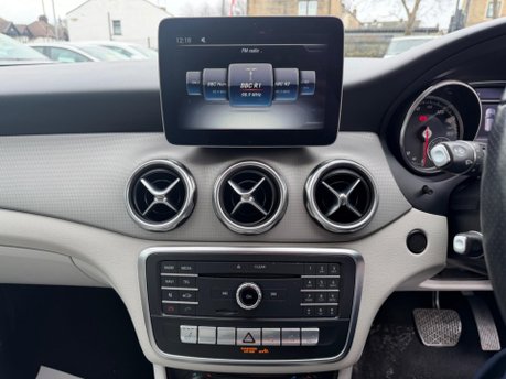 Mercedes-Benz GLA GLA 200 SPORT PREMIUM 9