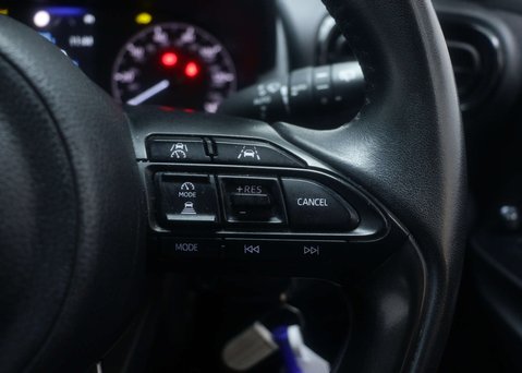 Toyota Yaris 1.5 Yaris Icon HEV CVT 5dr 32