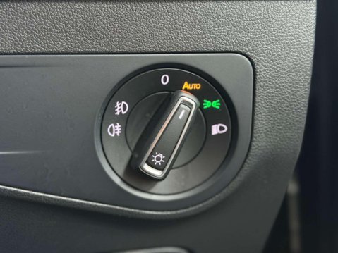 Volkswagen Tiguan 2.0 TDI R-Line Tech SUV 5dr Diesel DSG Euro 6 (s/s) (150 ps) 52