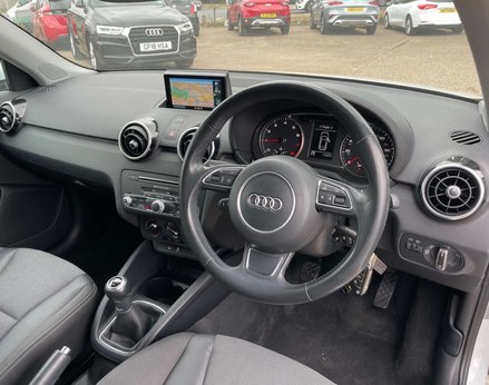Audi A1 1.0 A1 Sportback TFSI Sport Nav 5dr 17